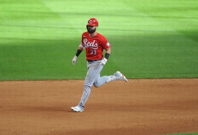 FILE PHOTO: MLB: Game One-Cincinnati Reds at Milwaukee Brewers