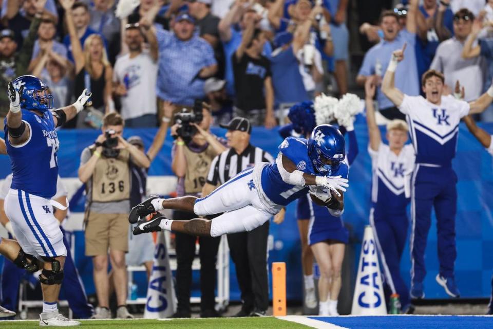 Running back Ray Davis, who formerly played college football at Temple and Vanderbilt, has five rushing touchdowns in four games for UK this season. Silas Walker/swalker@herald-leader.com