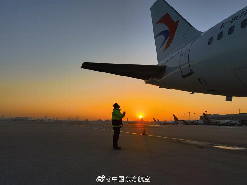 中國東方航空波音737-800型客機、MU5735航班，去年3月21日發生失事，至今仍在調查事故原因。（示意圖，非失事飛機；翻攝自中國東方航空微博）