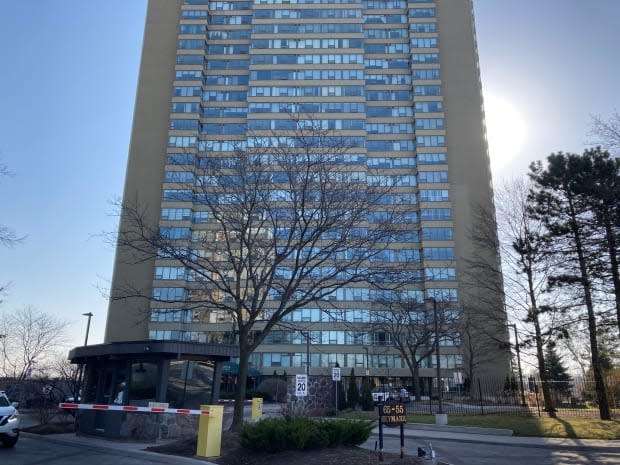 Police were parked outside the Zenith condominium complex at 55 Skymark Dr. Sunday morning after they were called to the Finch Avenue East and Don Mills Road area for a stabbing. (Christopher Langenzarde/CBC - image credit)