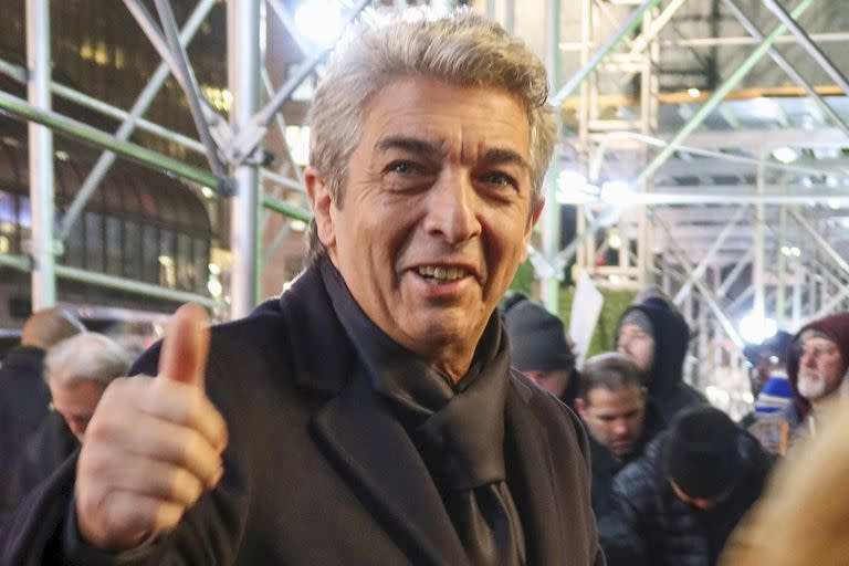 Ricardo Darín le contestó a un tuitero que dijo que le faltaba solamente ver una de sus películas.- Photo © 2023 Splash News/The Grosby Group

New York, January 16, 2023
Actor Ricardo Darin spotted in New York City***
El actor Ricardo Darin es visto en la ciudad de Nueva York