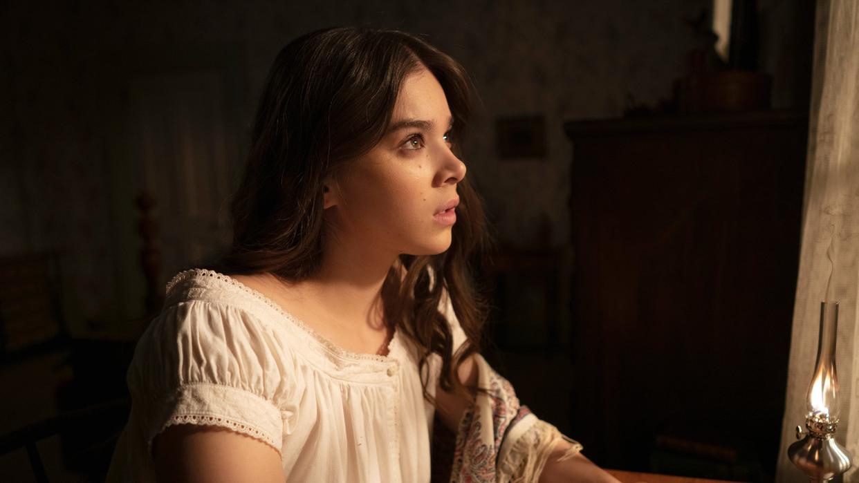 'Dickinson' Extended Look: Hailee Steinfeld Teases Expanded World in Season 2 (Exclusive)
