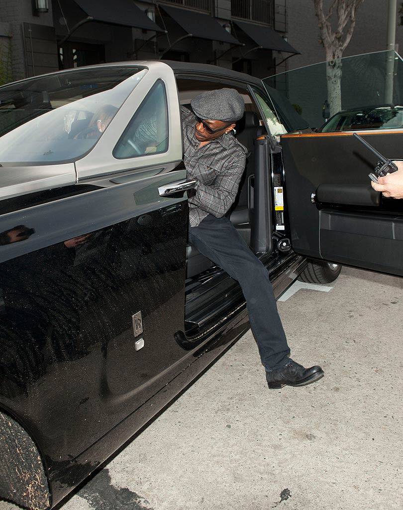 Eddie Murphy Shopping In Beverly Hills