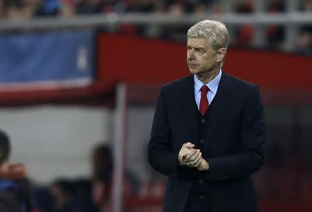 Football Soccer - Olympiakos v Arsenal - Champions League Group stage - Group F, Athens, Greece - 09/12/15 Arsenal manager Arsene Wenger REUTERS/Alkis Konstantinidis