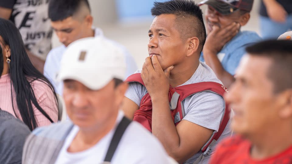 Meeting between Colombia's government and drug farmers in Cajibio. - UNODC