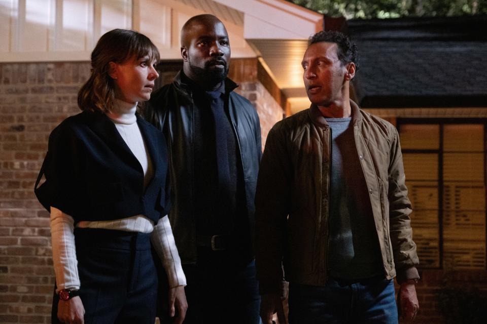 Katja Herbers as Kristen Bouchard, Mike Colter as David Acosta and Aasif Mandvi as Ben Shakir on "Evil."