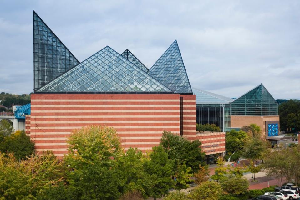Tennessee Aquarium, exterior via Getty Images