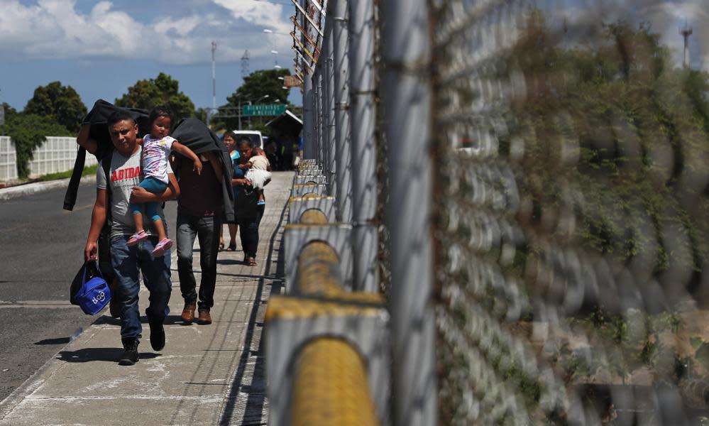 <span>Photograph: Marco Ugarte/AP</span>