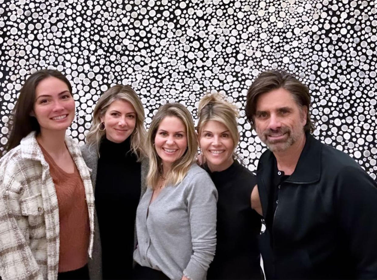 Kelly Rizzo, second from left, with some of her late husband Bob Saget's former co-stars to honor the one-year anniversary of Saget's death. (@eattravelrock via Instagram )