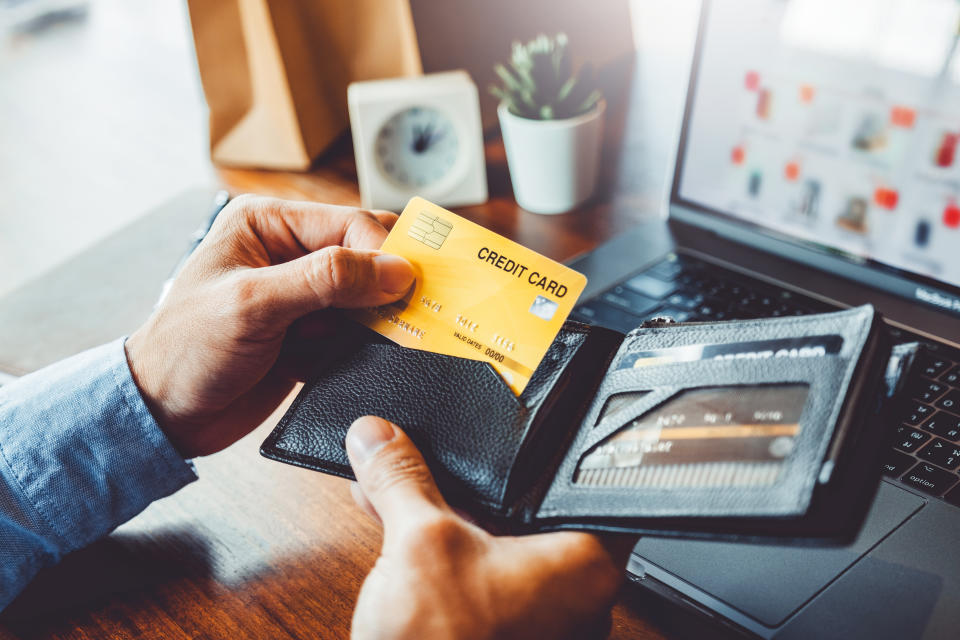 Las tarjetas de crédito pueden ser de gran ayuda a la hora de organizar tus finanzas... si se utilizan bien. Foto: Getty Images. 