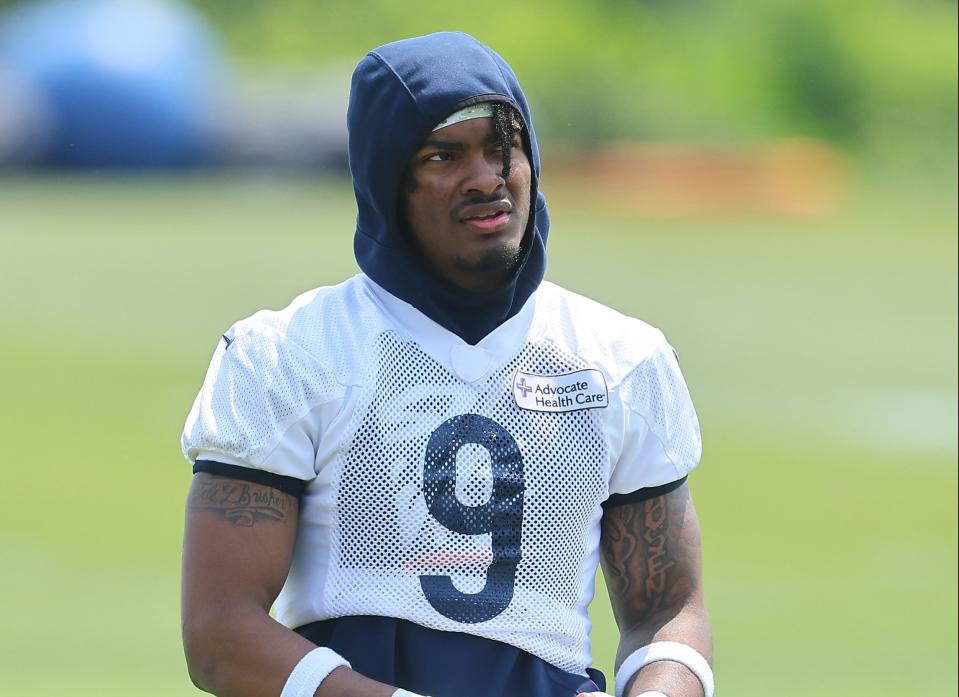 LAKE FOREST, ILLINOIS – JUNE 07: Jaquan Brisker #9 of the Chicago Bears stretches during OTA’s at Halas Hall on June 07, 2023 in Lake Forest, Illinois. (Photo by Michael Reaves/Getty Images) ORG XMIT: 775981496 ORIG FILE ID: 1496730803