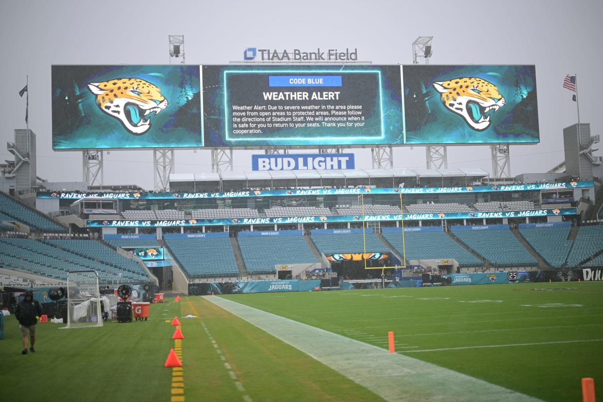 Weather delayed the game between the Baltimore Ravens and the Jacksonville Jaguars on Sunday in Jacksonville, Fla., and caused chaos for many Thanksgiving-weekend travelers.