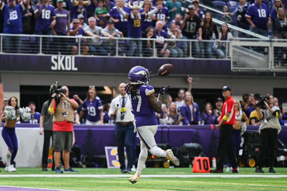 Minnesota Vikings wide receiver K.J. Osborn catches a touchdown pass against the Detroit Lions late in the fourth quarter at U.S. Bank Stadium, Sept. 25, 2022 in Minneapolis.