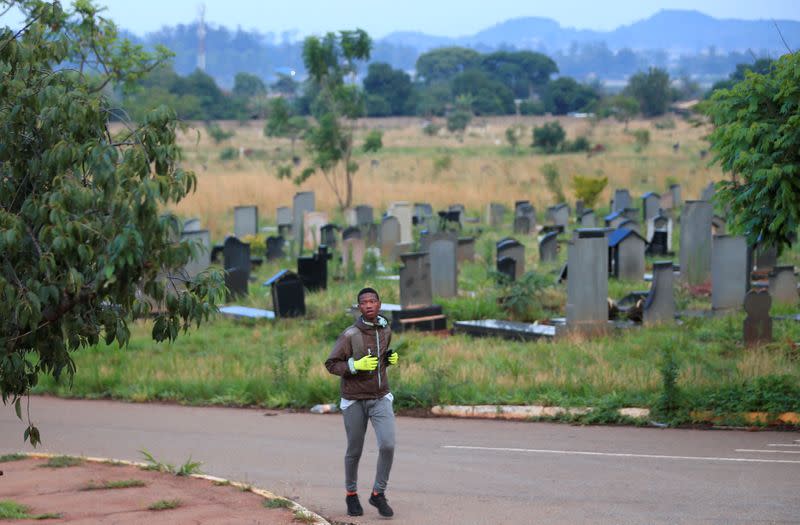 Cemetery workouts help Zimbabwe township residents feel alive