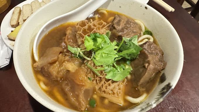 三寶牛肉麵是該店招牌。（圖／翻攝自Google Map）