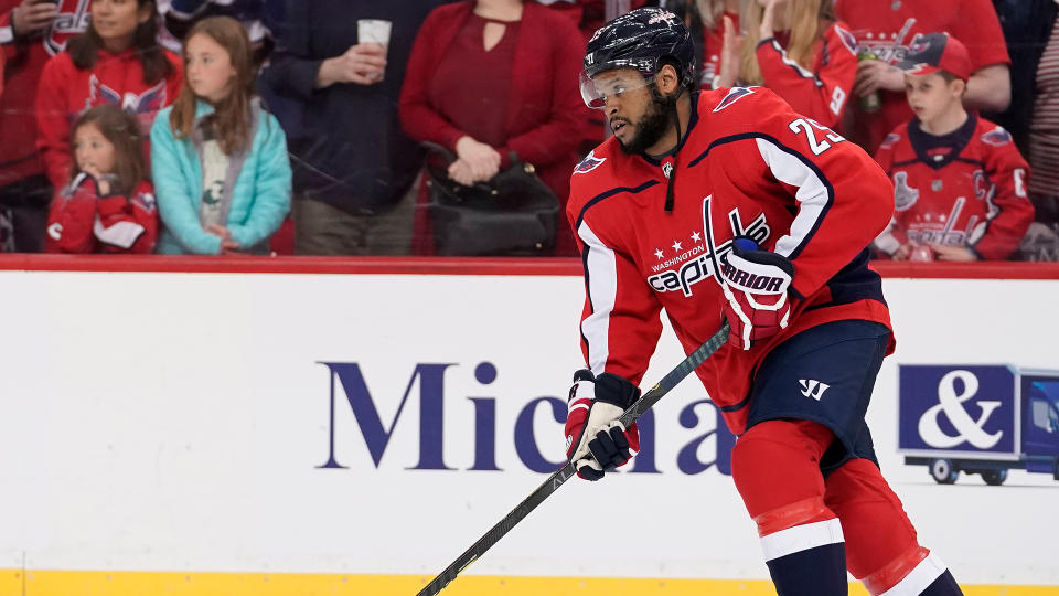 WASHINGTON, DC - APRIL 20: Devante Smith-Pelly #25 of the Washington Capitals warms up before playing against the Carolina Hurricanes in Game Five of the Eastern Conference First Round during the 2019 NHL Stanley Cup Playoffs at Capital One Arena on April 20, 2019 in Washington, DC. (Photo by Patrick McDermott/NHLI via Getty Images) 