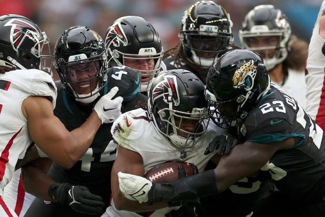 Jaguars dominant defensive first-half leads to 23-7 victory over Falcons in  London