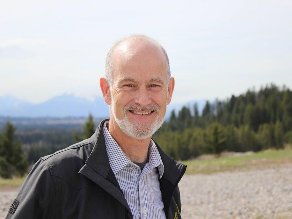  Steve Fairbairn, mayor of Elkwood, B.C.