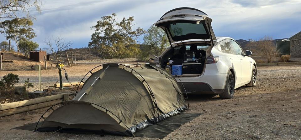 Using a caravan jack at Arkaroola Wilderness Retreat in South Australia. 