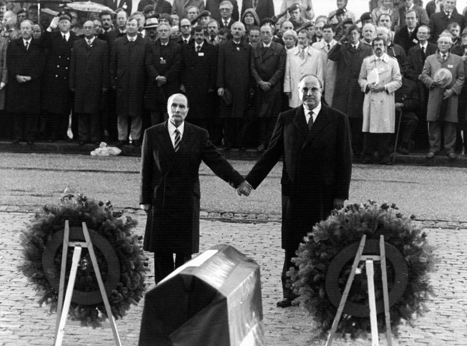 François Mitterrand et Helmut Kohl scellent la réconciliation allemande le 22 septembre 1984