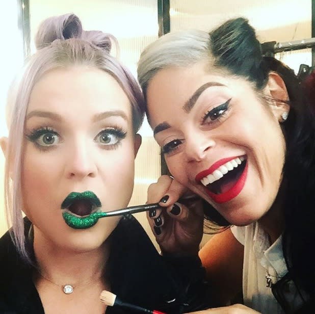 Kelly Osbourne confirmed glitter lips really are as fun as they look - and wearable. 