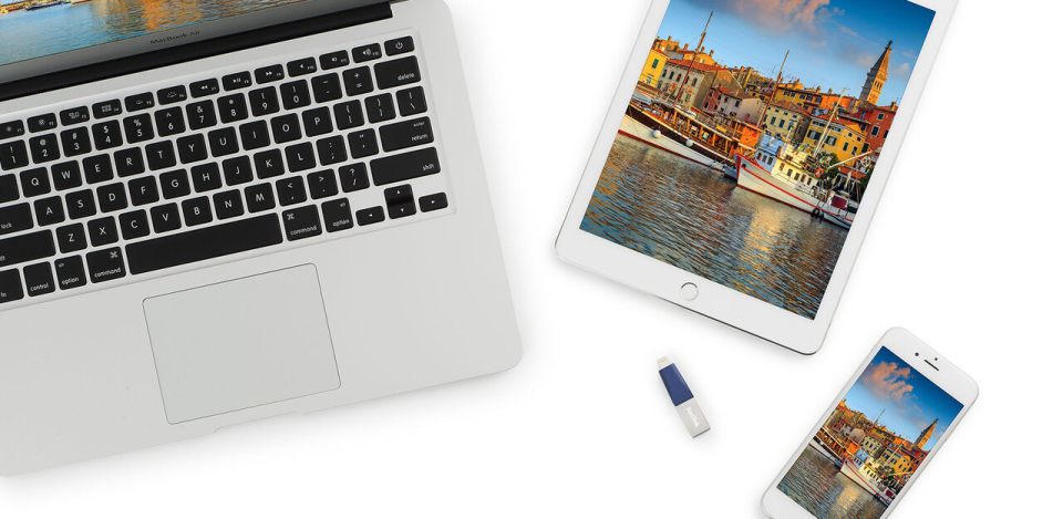 The SanDisk iXpand Mini Flash Drive solution backs up all your iPhone or iPad memories onto a USB thumb drive.