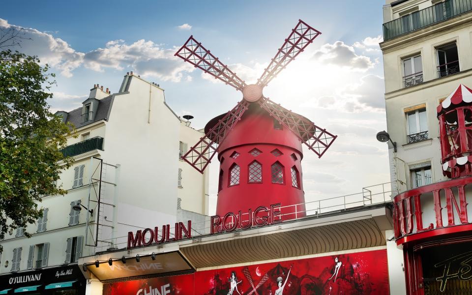 Moulin Rouge, where the Can Can and cabaret were born, absinthe drinking was popularised and which was also frequented by some of the most famous artists of the time - Givaga