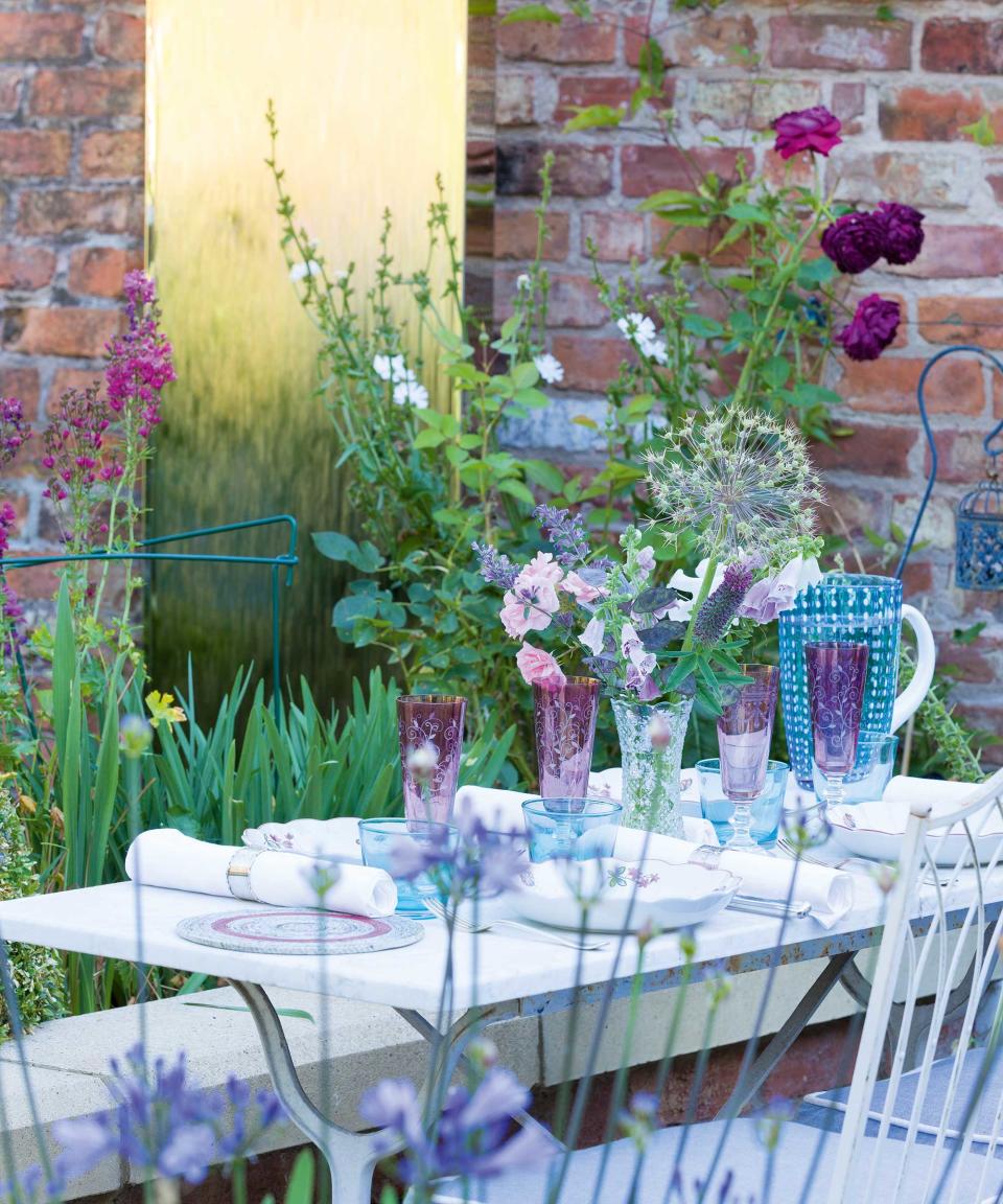 1. Add a modern backdrop to your dining zone