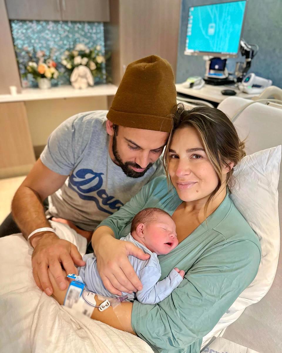 Jessie James Decker 520