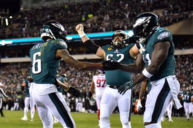 Instant Analysis: Giants fall to Eagles, 38-7, in Divisional Round