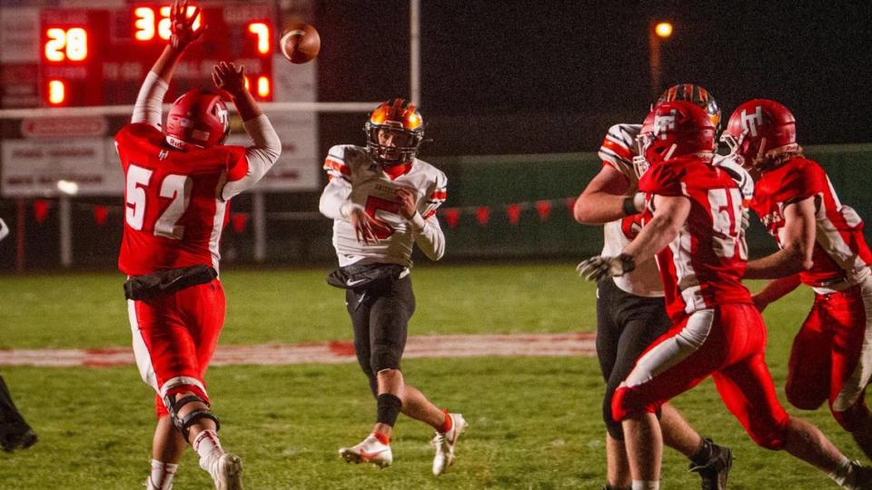 Fruitland quarterback Luke Barinaga returns for his third season as a starter for the Grizzlies.