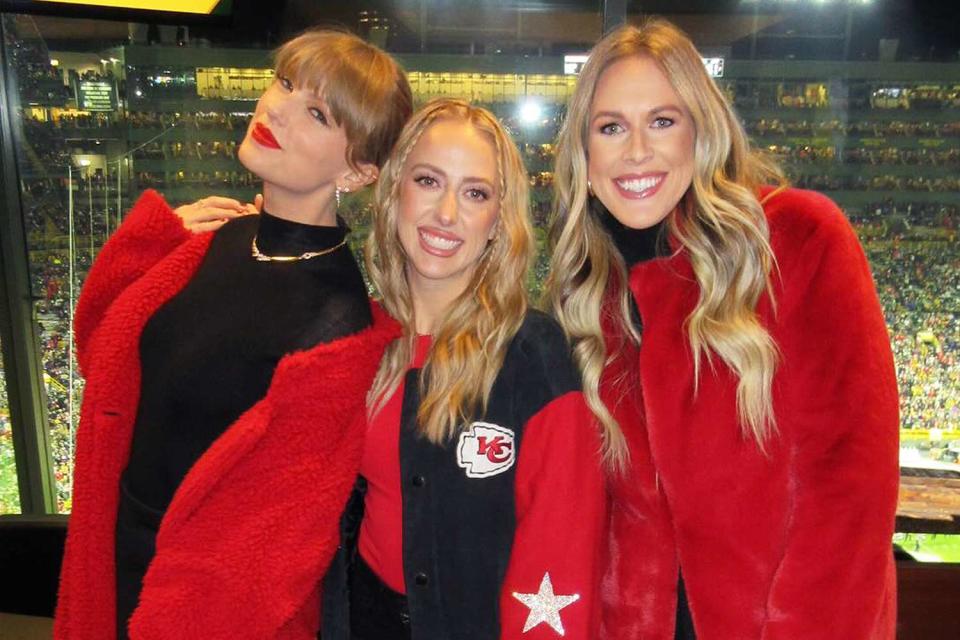 <p>Brittany Mahomes/ Instagram</p> (L-R) Taylor Swift, Brittany Mahomes, Lyndsay Bell