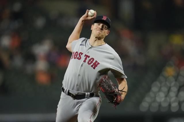 Orioles blank Red Sox, clinch first AL East title since '14