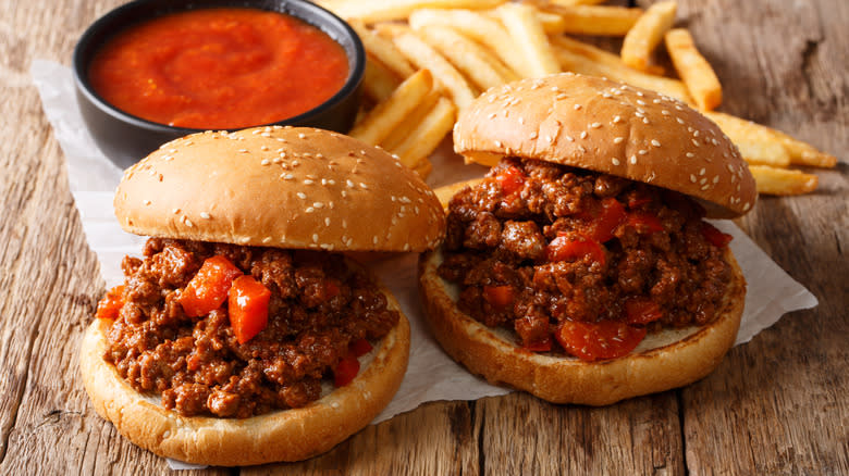 sloppy joes with fries