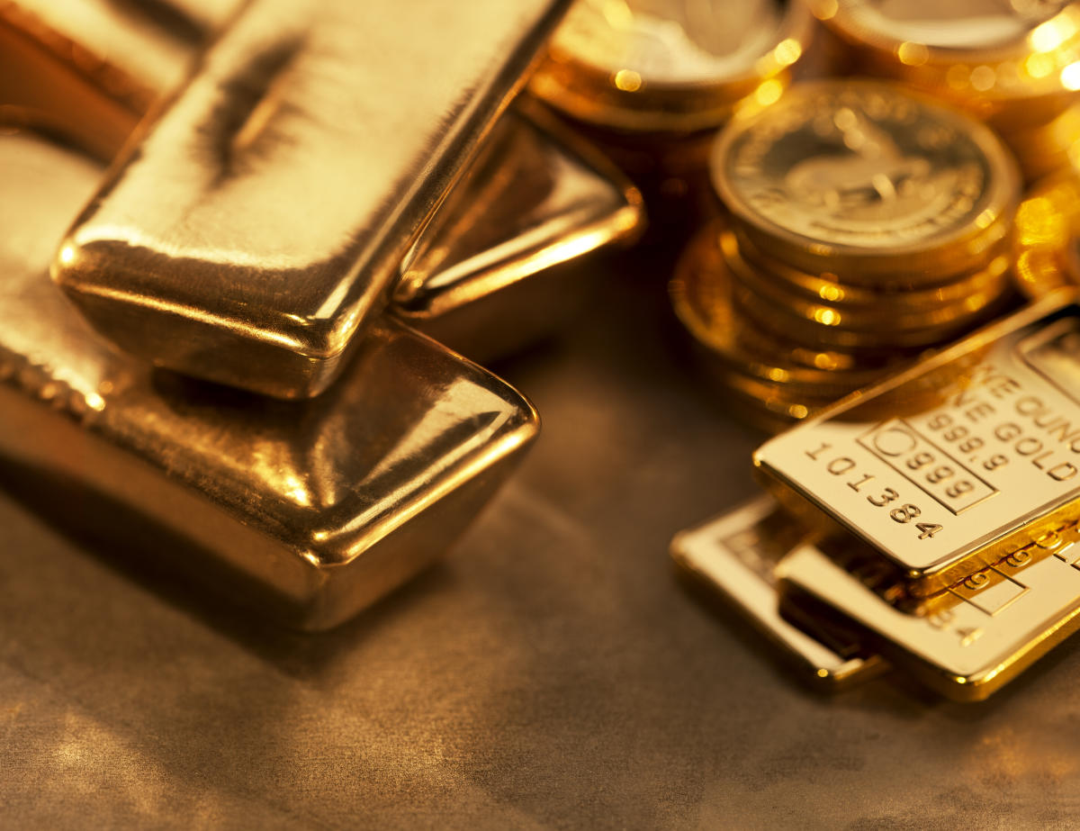 Gold Prices Soar and Retreat: DBS Bank Optimistic Outlook – Latest News & Updates