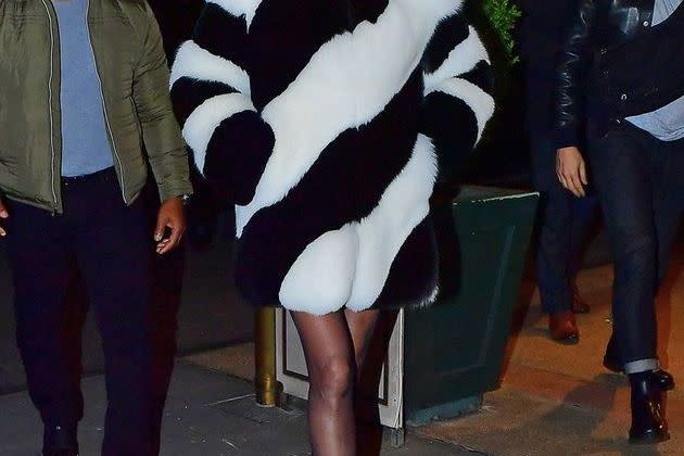 <p>Céline Dion dans une rue de New York alors qu'elle sort dîner le 13 novembre 2019.</p>