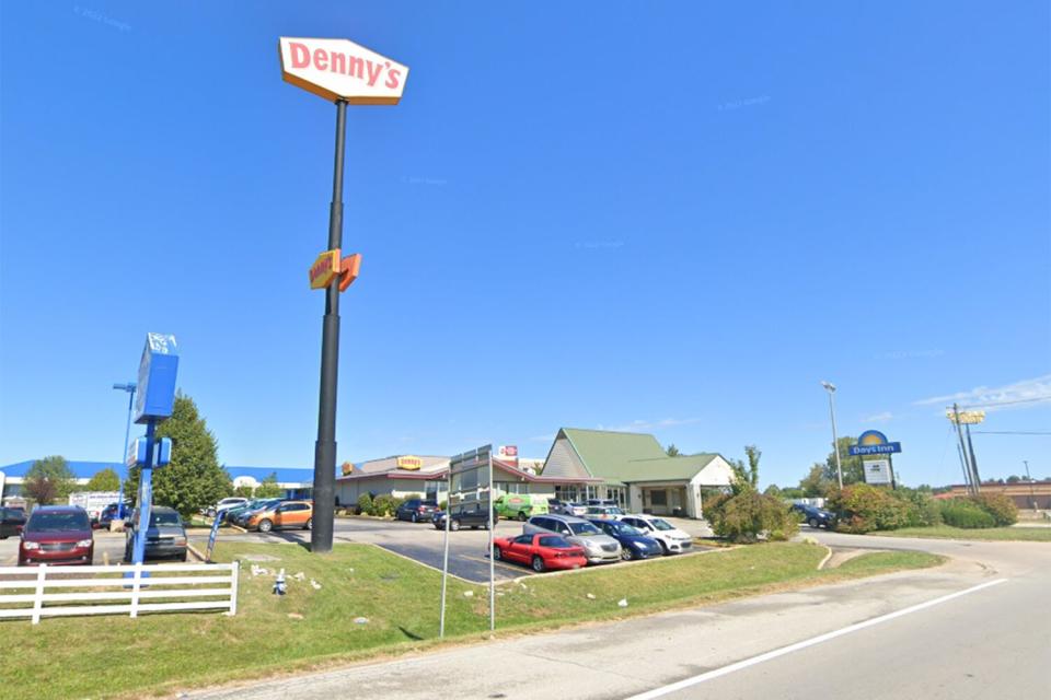 Denny's Mulberry Street Elizabethtown. Kentucky