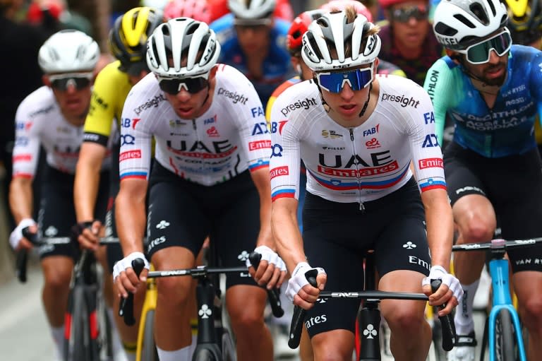 Pogacar wins Giro d'Italia second stage, claims overall lead Yahoo Sport