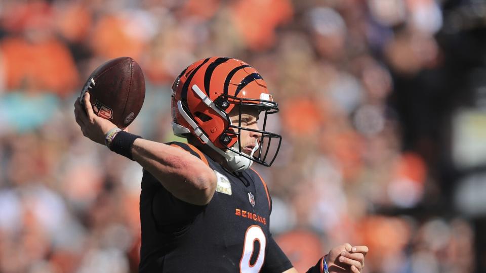 Cincinnati Bengals quarterback Joe Burrow throws.