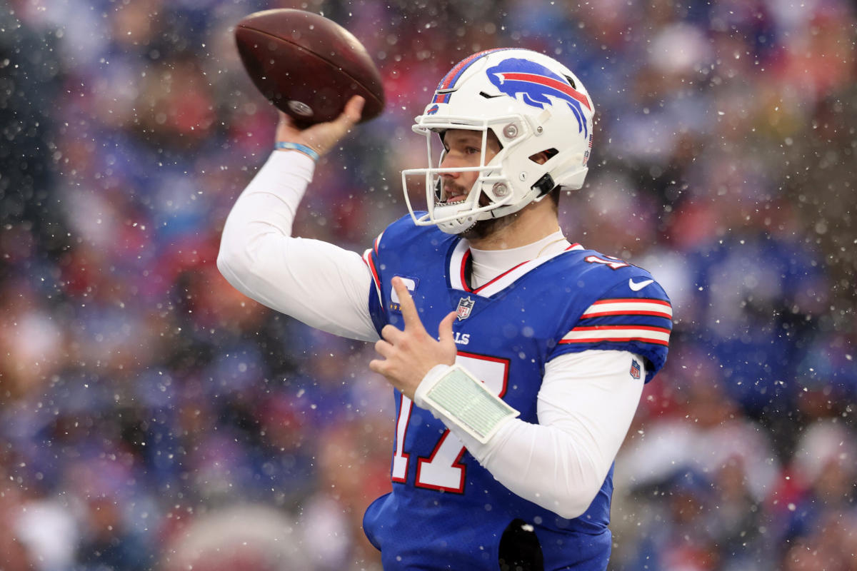 Josh Allen bulls way into end zone for Bills touchdown