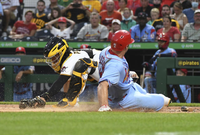 Wainwright shuts down Pirates again, Cardinals cruise to 13-0 win