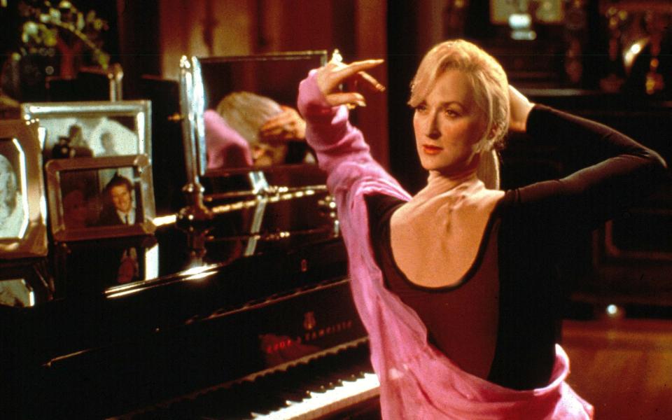 Here's looking at you, kid: Meryl Streep in Death Becomes Her - Moviestore Collection Ltd / Alamy Stock Photo