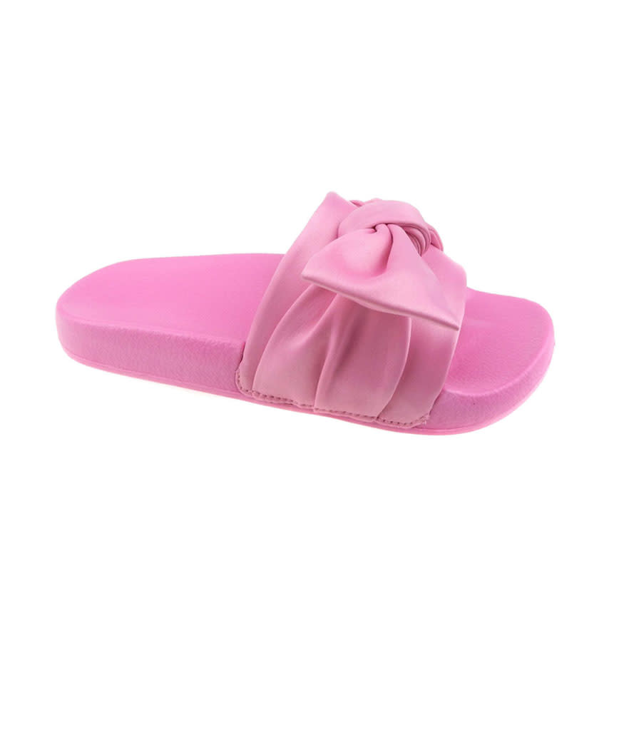 <p>Girl’s Bow Slide Sandal, $8, <a rel="nofollow noopener" href="https://www.walmart.com/ip/Wonder-Nation-Girls-Bow-Slide-Sandal/206531280" target="_blank" data-ylk="slk:walmart.com;elm:context_link;itc:0;sec:content-canvas" class="link ">walmart.com</a>. (Photo: Courtesy of Walmart) </p>