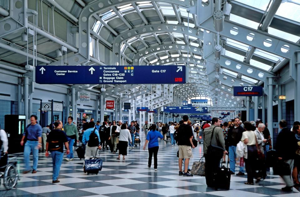 Der internationale Flughafen Chicago O'Hare ist ein Drehkreuz für United Airlines und American Airlines. - Copyright: Mira / Alamy