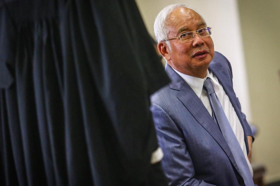 Datuk Seri Najib Razak is seen at the Kuala Lumpur Courts Complex September 19, 2019. — Picture by Hari Anggara