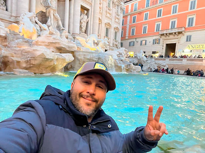 Kiko en la Fontana di Trevi