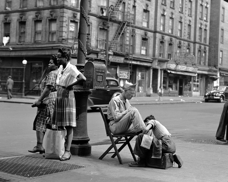 Lexington Avenue near 110th Street, Harlem, 1946.