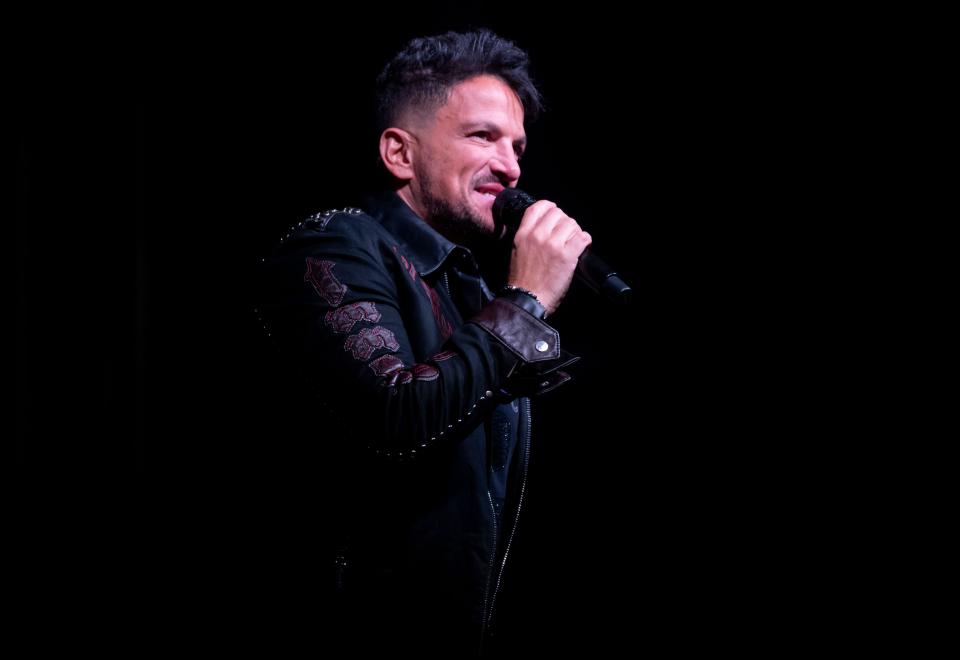 Peter Andre Performing in Redditch Town Centre, Worcestershire after Turning on the Christmas Lights, 25th November 2023