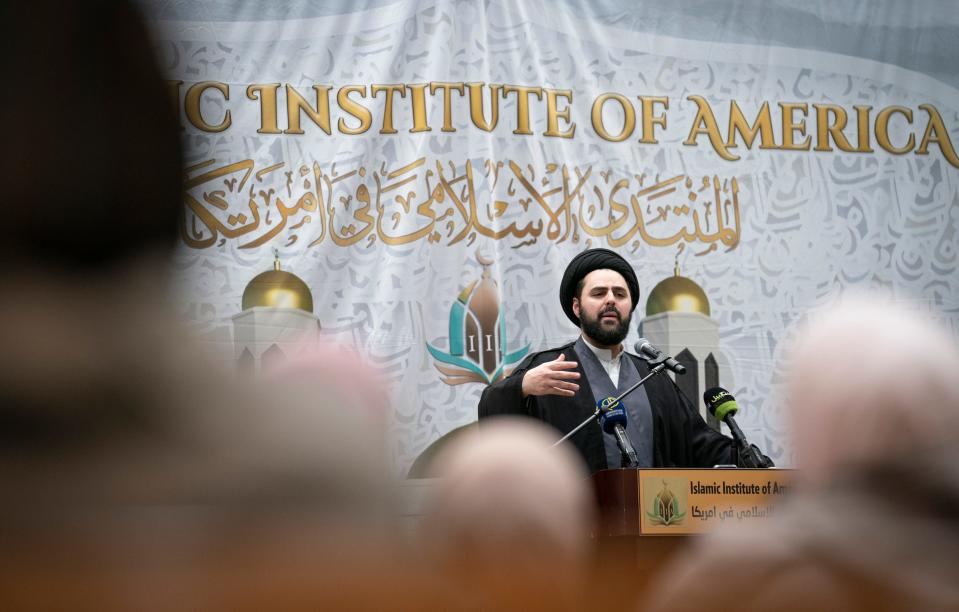 Sayed Ahmed Al-Qazwini offers prayer and words of solace during a vigil for peace that was held at the Islamic Institute of America in Dearborn Heights on Thursday, Oct. 19, 2023.