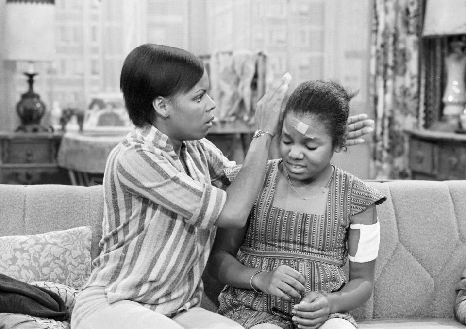 Good Times episode: 'The Evans Get Involved: Part 3'. From left, Chip Fields as Mrs. Gordon, Janet Jackson as Penny Gordon